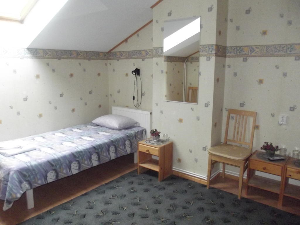 Kure Guesthouse Rahinge Habitación foto